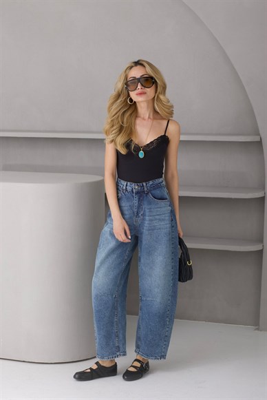 Yakası Dantelli Esnek Siyah Bodysuit