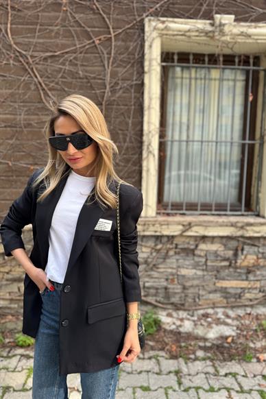 Yakası Etiket Detay Siyah Blazer Ceket