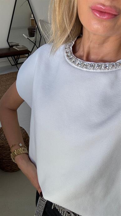 Yakası Taş İşli Beyaz Triko Bluz