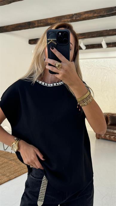 Yakası Taş İşli Siyah Triko Bluz