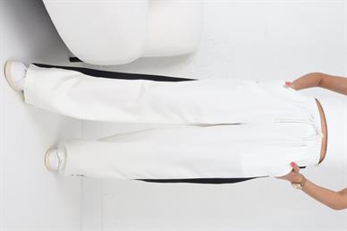 Yanları Şeritli Bağcıklı Beyaz Pantolon