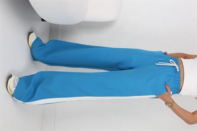 Yanları Şeritli Bağcıklı Mavi Pantolon