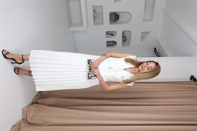 Yelekli Eteği Diliseli Beyaz Elbise