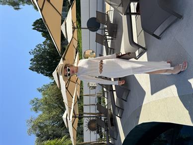 Yırtmaçlı Göbeği Boncuklu Triko Elbise