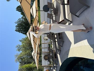 Yırtmaçlı Göbeği Boncuklu Triko Elbise