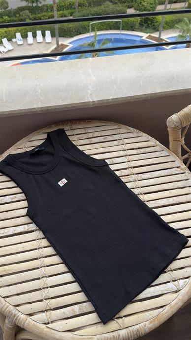 Yüzücü Kol Küçük Nakışlı Siyah Atlet