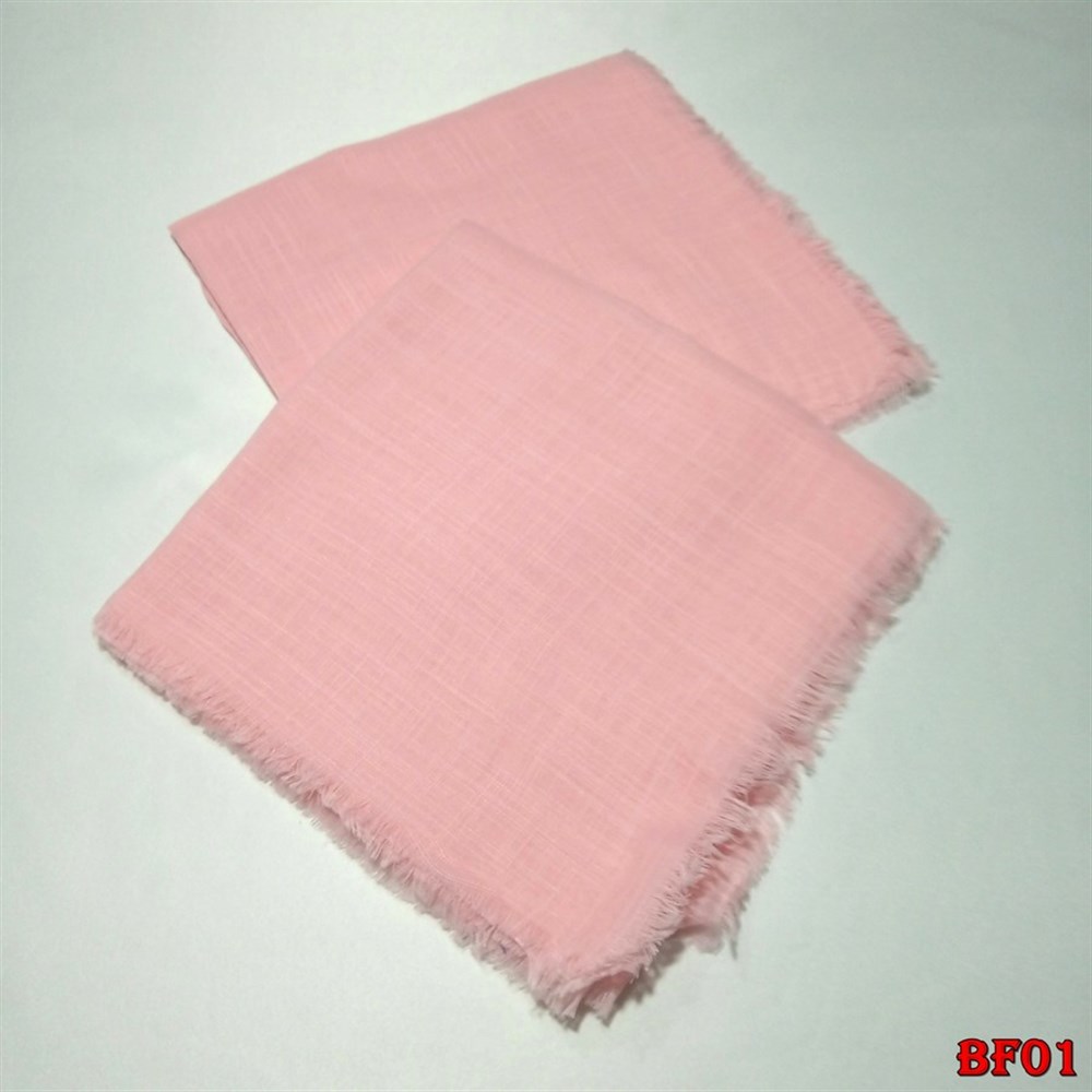 Berivan Düz Renk Flamlı Eşarp