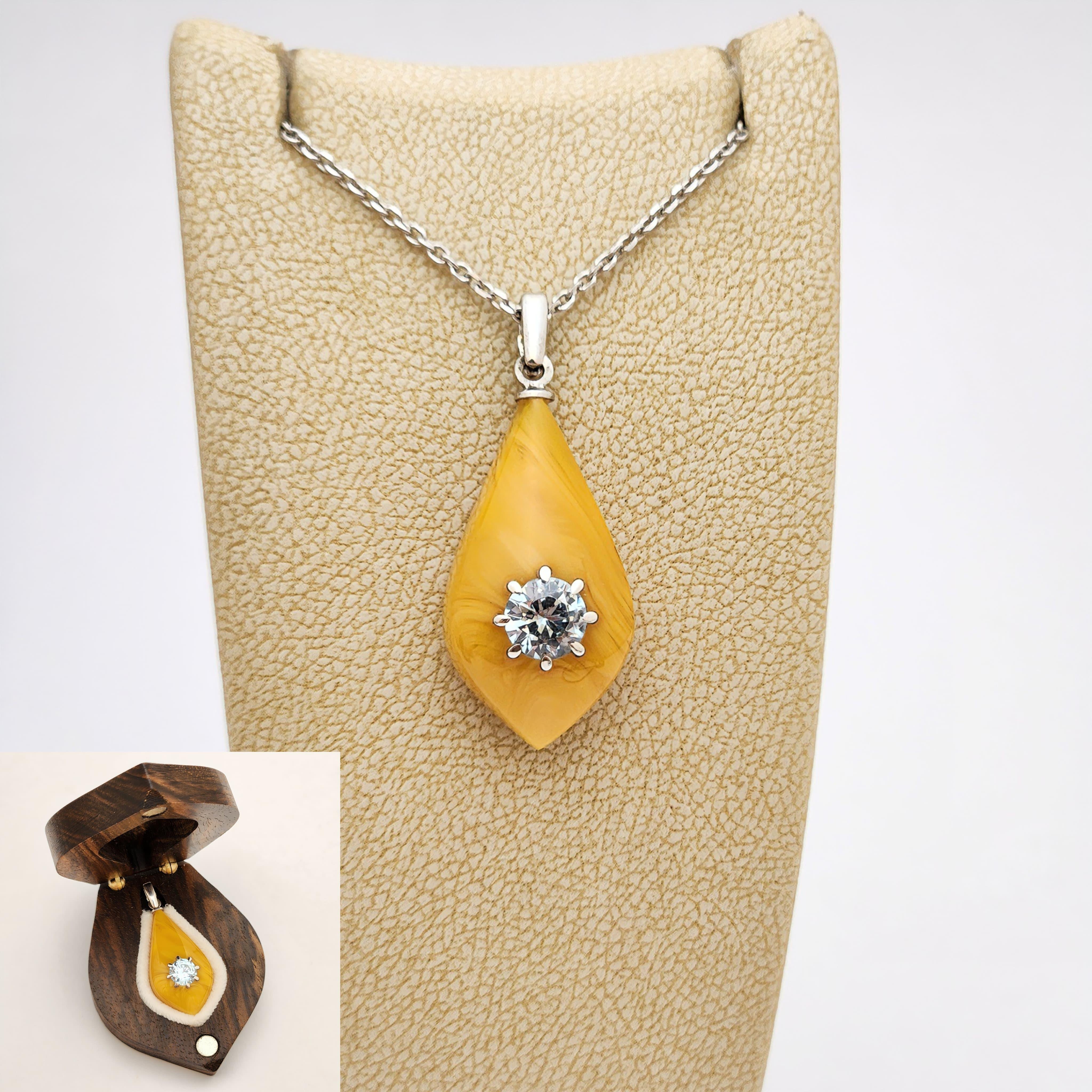 6 mm Zirkon Taşlı Bakalit Gümüş Kolye