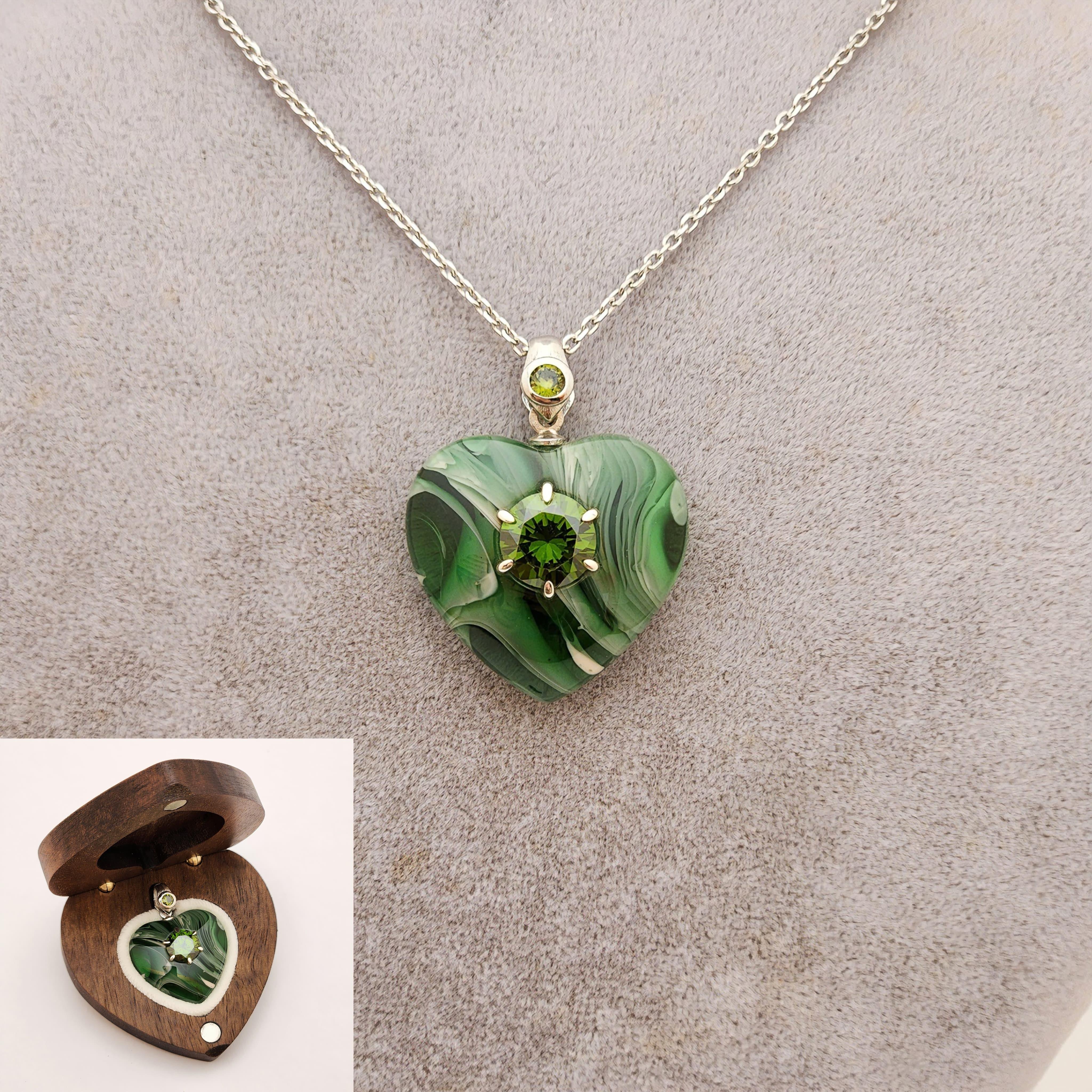 8 mm Zirkon Taşlı Bakalit Gümüş Kolye (Özel Kutulu)
