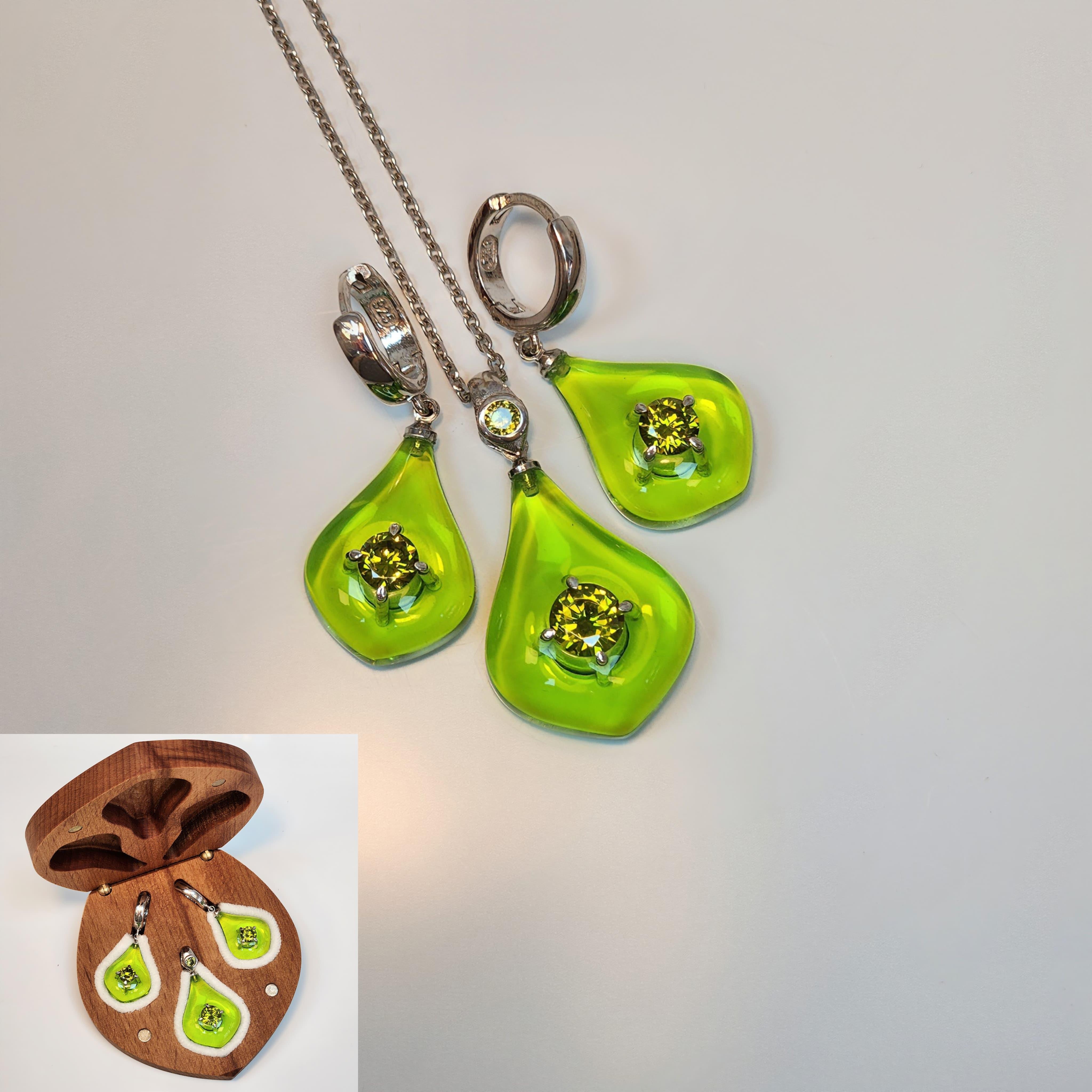 Zirkon Taşlı Bakalit Gümüş Set
