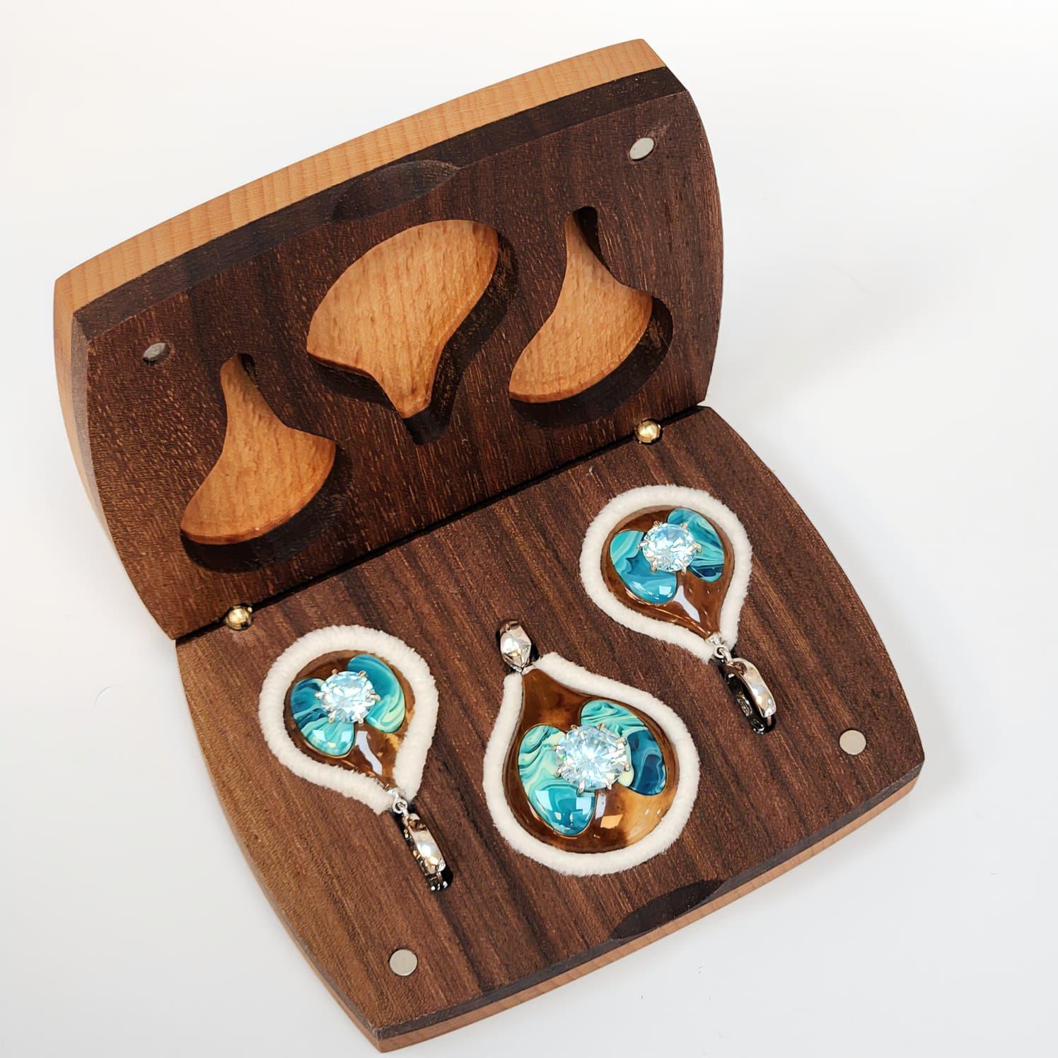 Zirkon Taşlı Bakalit Gümüş Set