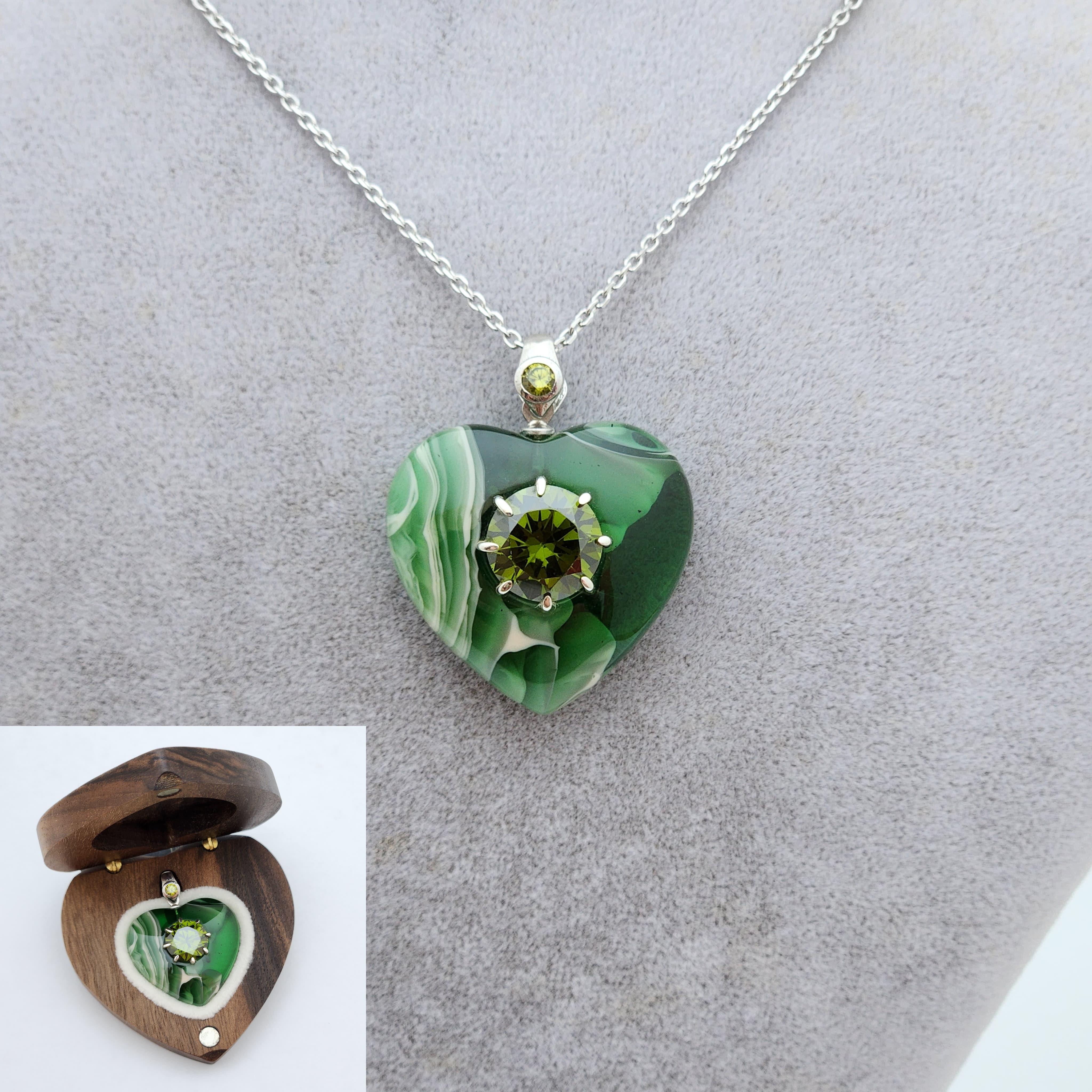 10 mm Zirkon Taşlı Bakalit Gümüş Kolye (Özel Kutulu)