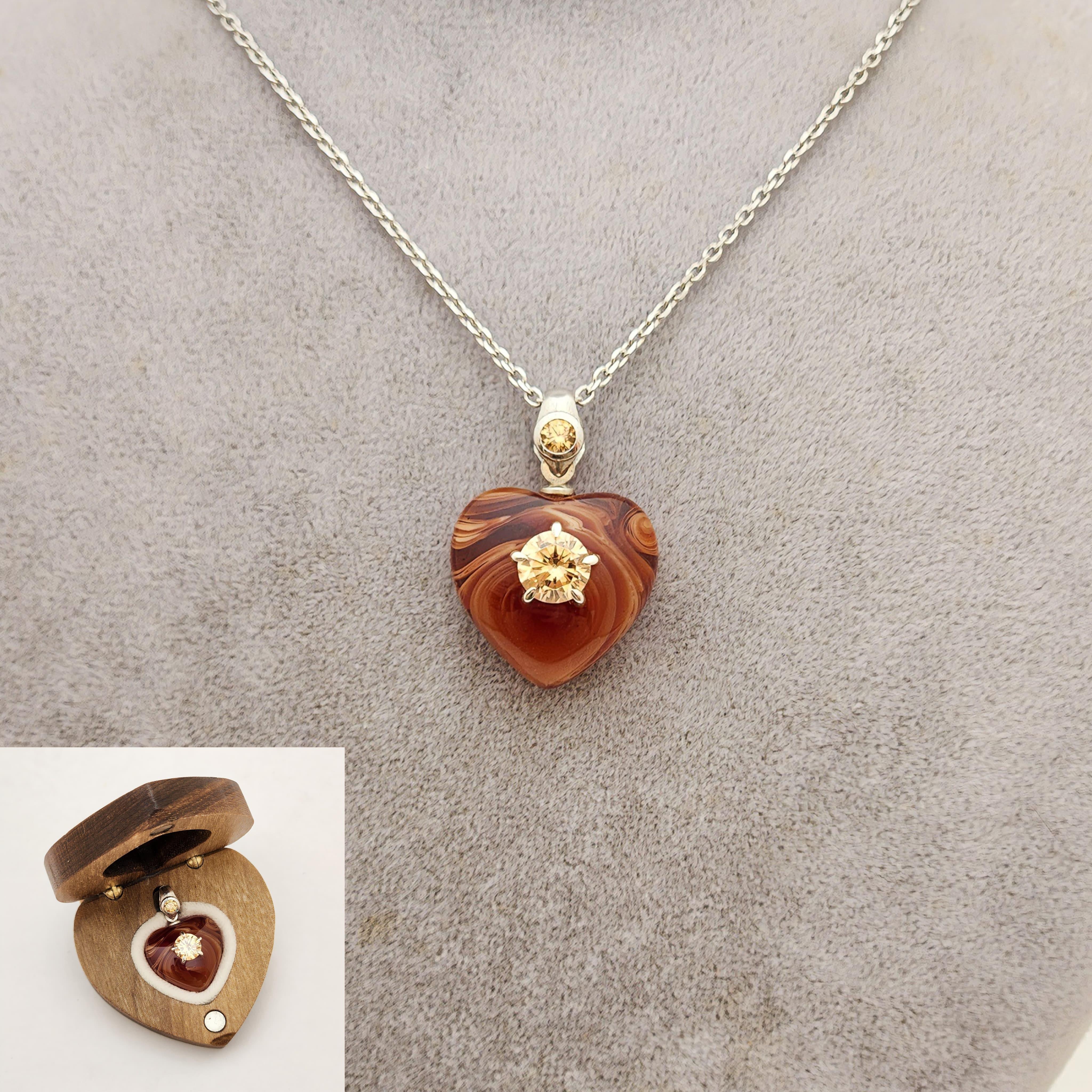 6 mm Zirkon Taşlı Bakalit Gümüş Kolye (Özel Kutulu)