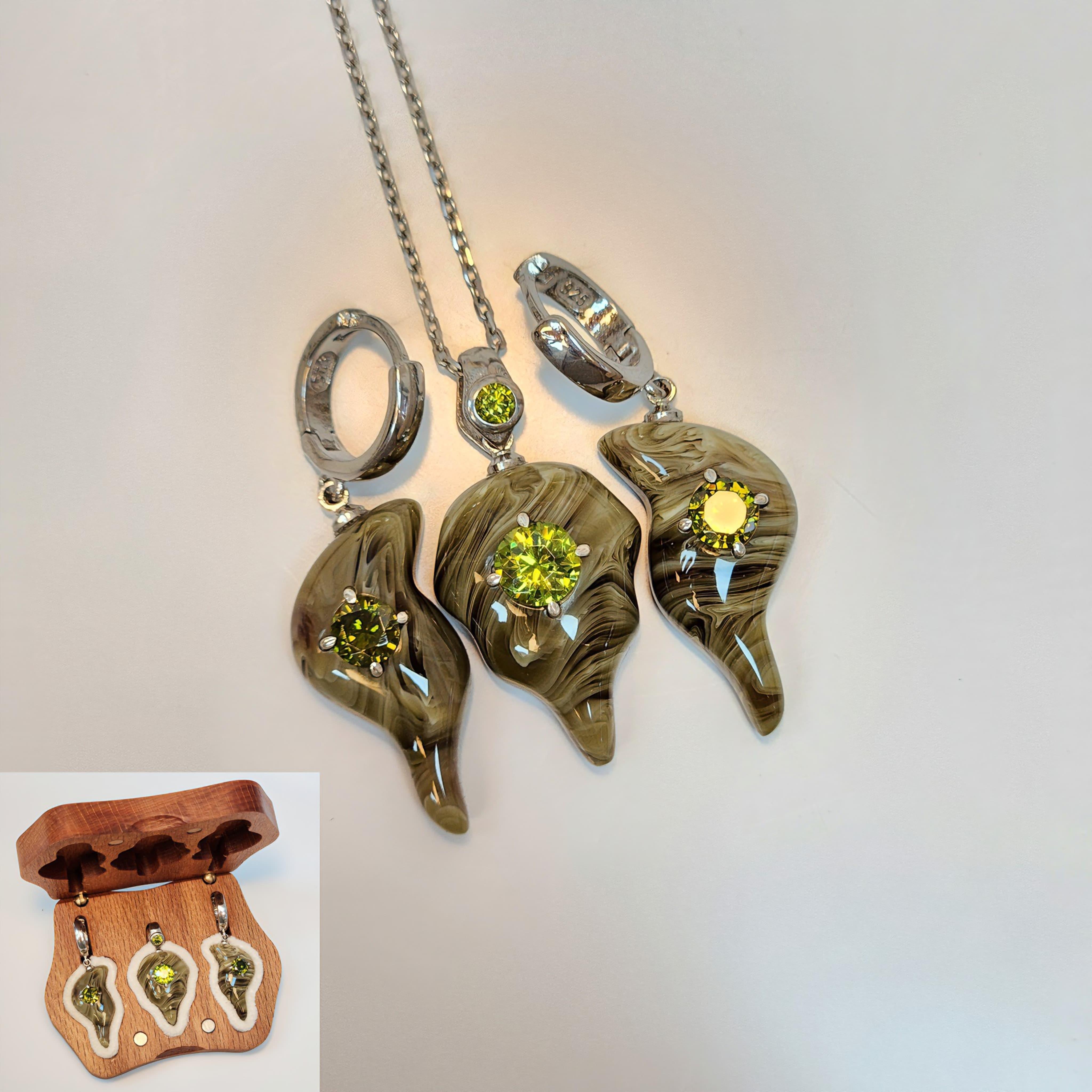Zirkon Taşlı Bakalit Gümüş Set