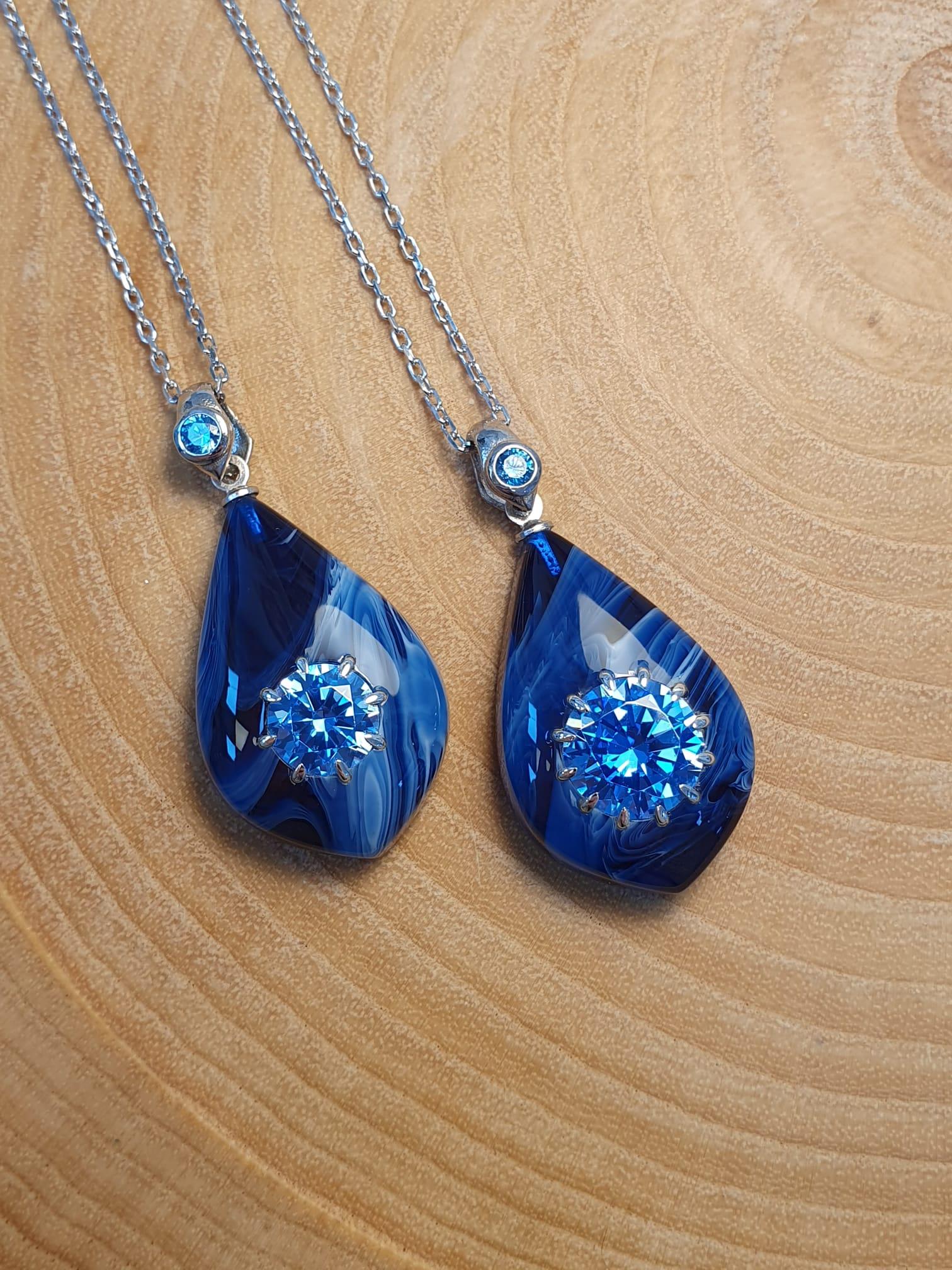 Zirkon Taşlı Bakalit Sıkma Kehribar Gümüş Kolye (AmbeRet1002)