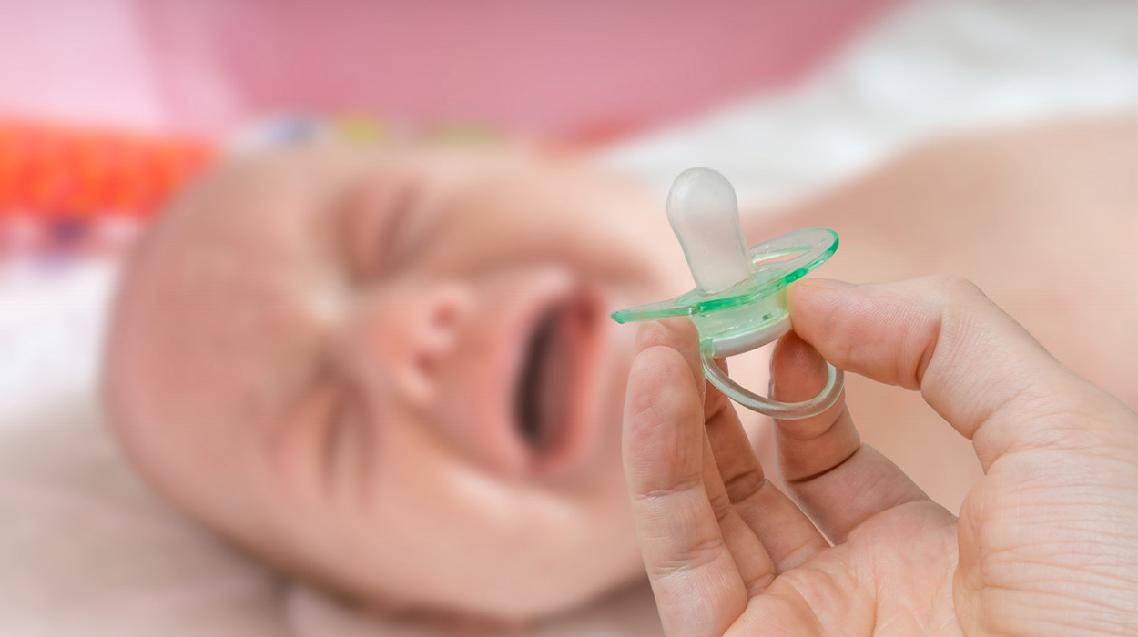 Bebeklerde Emzik Kullanımı Diş Gelişimini Etkiler mi? | Dermoailem