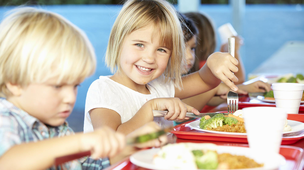 Okul Çağındaki Çocuklarda Beslenme Nasıl Olmalı?
