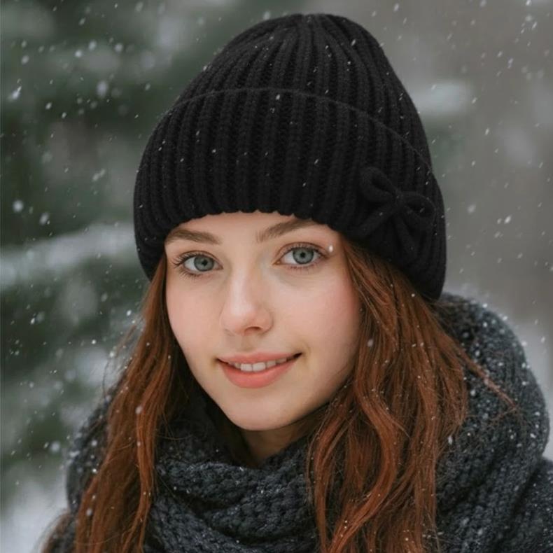 Dalmaç Siyah Fiyonk Detaylı Kadın Bere - Yumuşak Dokulu Sıcak Tutan Kışlık Bere