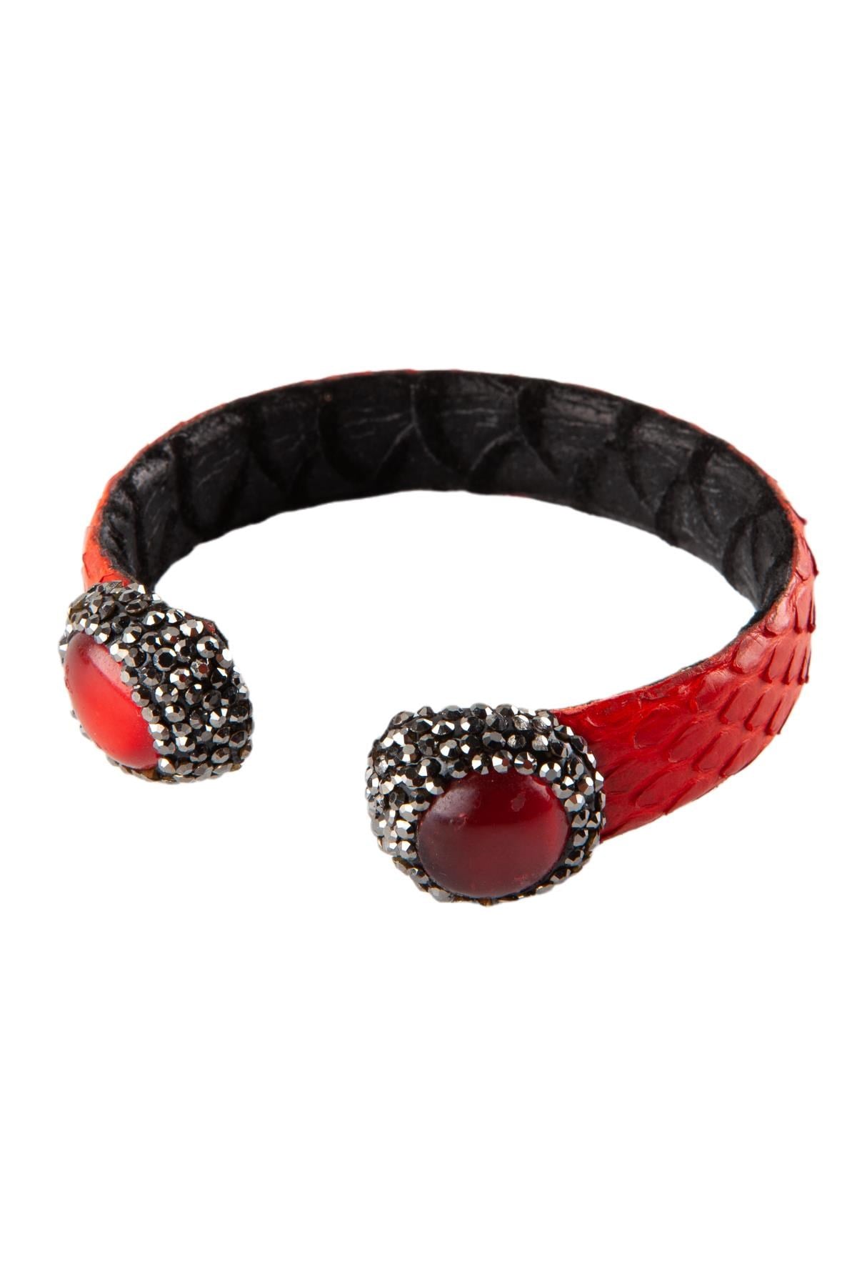 BrezilyaDünyadan HediyelerSD-KVRZPTN01Keskin Hediyelik Eşya Ve TekstilKuvars Taşlı Piton Derisi Bileklik Kırmızı