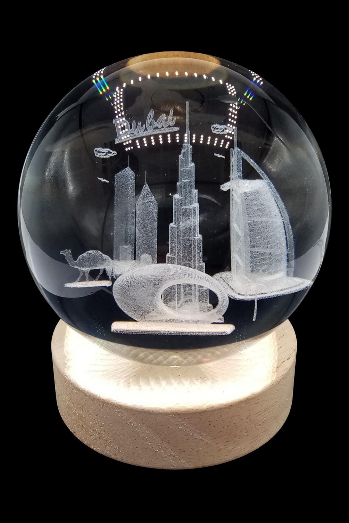 DubaiDünyadan HediyelerDNY-HDYDBA36Keskin Hediyelik Eşya Ve TekstilDubai Kristal Cam Küre 8cm Led Işıklı Usb Kablolu Ahşap Stantlı Gece Lambası