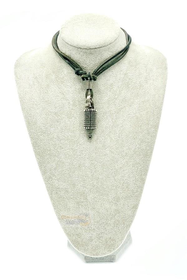 İspanyaDünyadan HediyelerVS-KLY-008Keskin Hediyelik Eşya Ve TekstilMikrofon Figürlü Siyah Deri Kolye Kordonlu