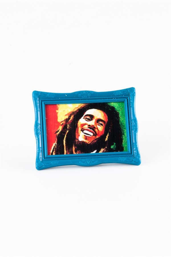 JamaikaDünyadan HediyelerKRTSÇRVAYKMGNT-947Keskin Hediyelik Eşya Ve TekstilJamaika Bob Marley Ayaklı Çerçeveli Magnet