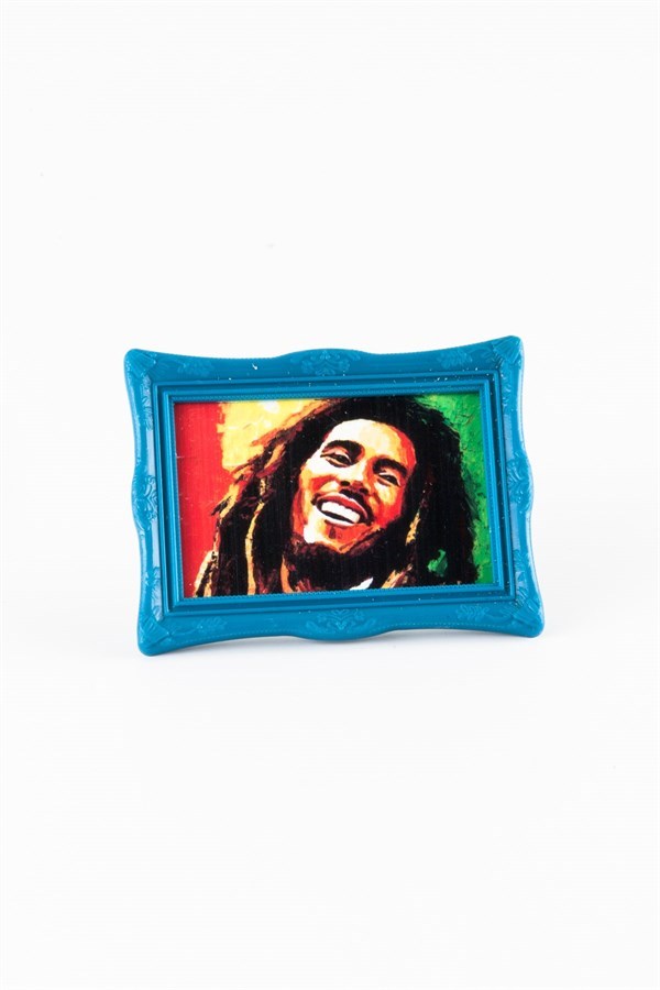 JamaikaDünyadan HediyelerKRTSÇRVAYKMGNT-947Keskin Hediyelik Eşya Ve TekstilJamaika Bob Marley Ayaklı Çerçeveli Magnet