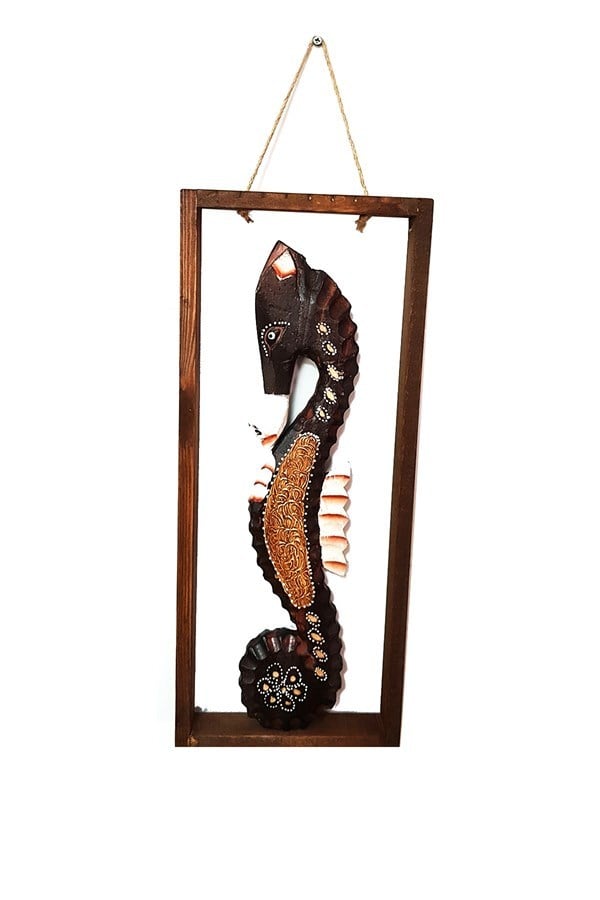 MısırDünyadan HediyelerOZ-AHŞCATCRCV-652Keskin Hediyelik Eşya Ve TekstilAhşap Çerçeve Denizatı Duvar Süsü Kahve 55 cm