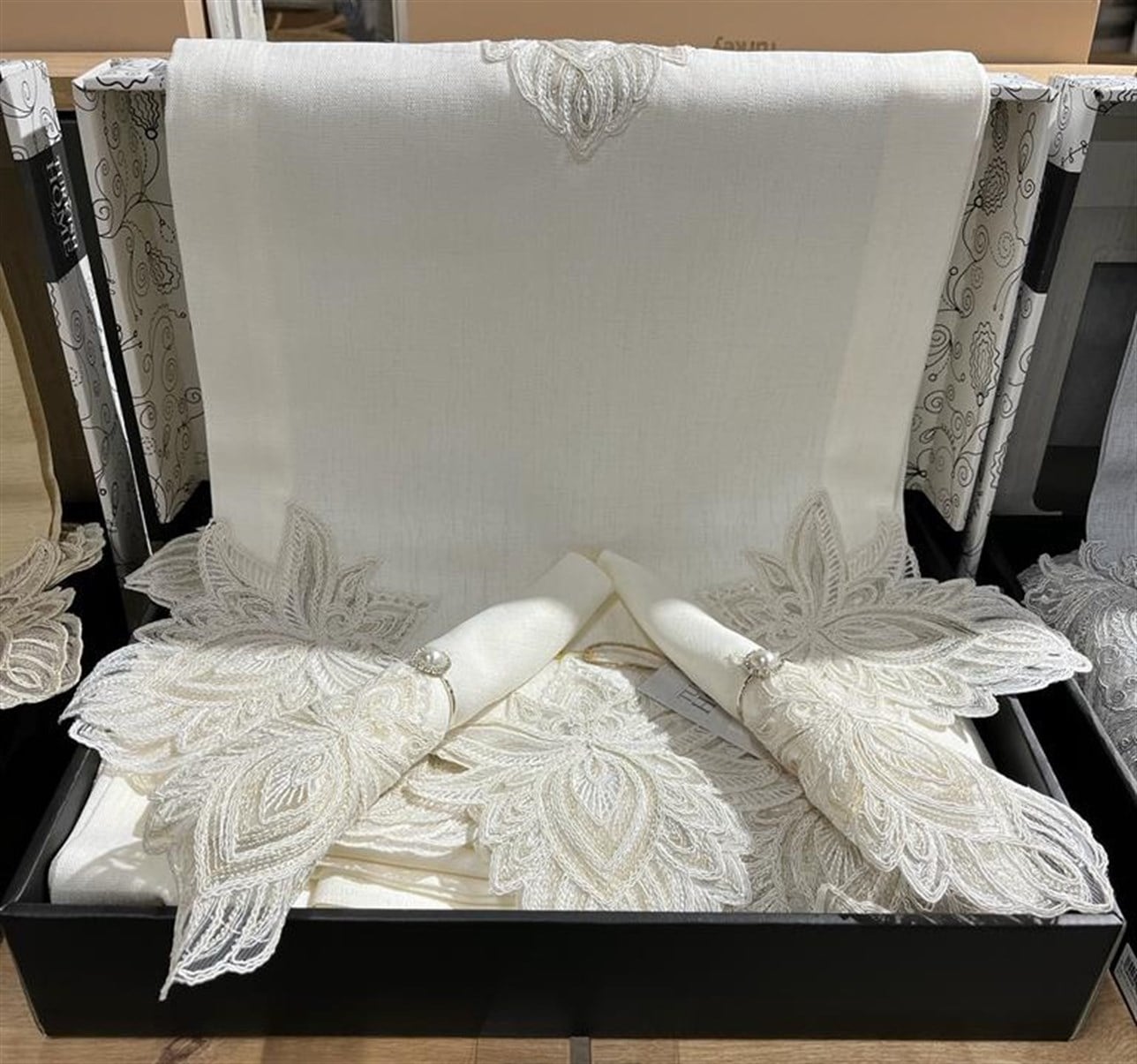 AMERİCAN SERVİSLİ 34 PARÇA MASA SET