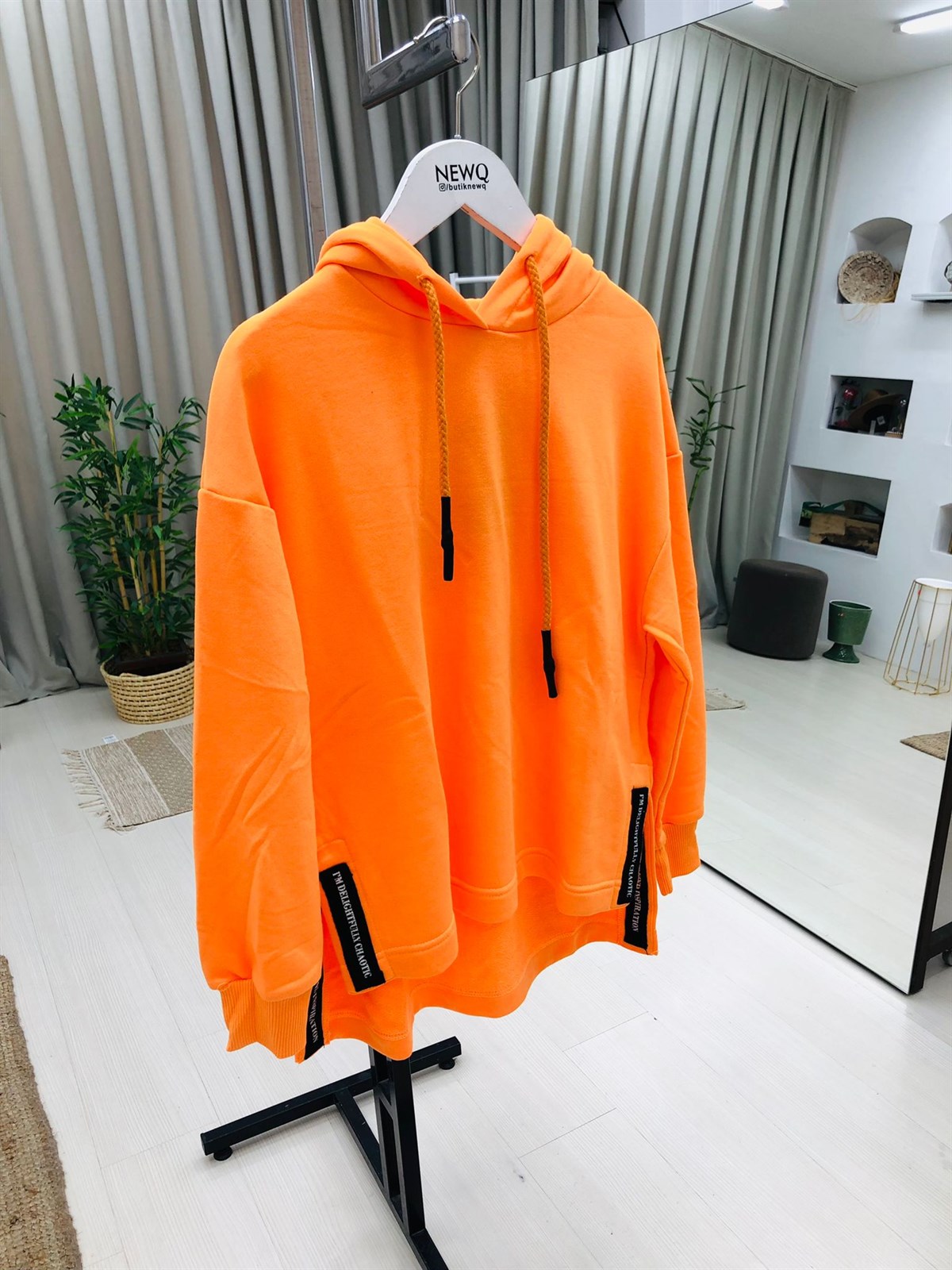 Kapüşonlu Önü Kısa Arkası Uzun Salaş Sweatshirt-Oranj