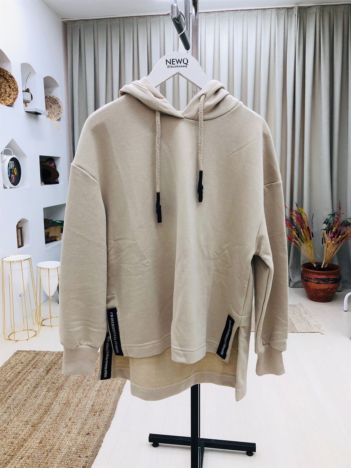 Kapüşonlu Önü Kısa Arkası Uzun Salaş Sweatshirt-Bej