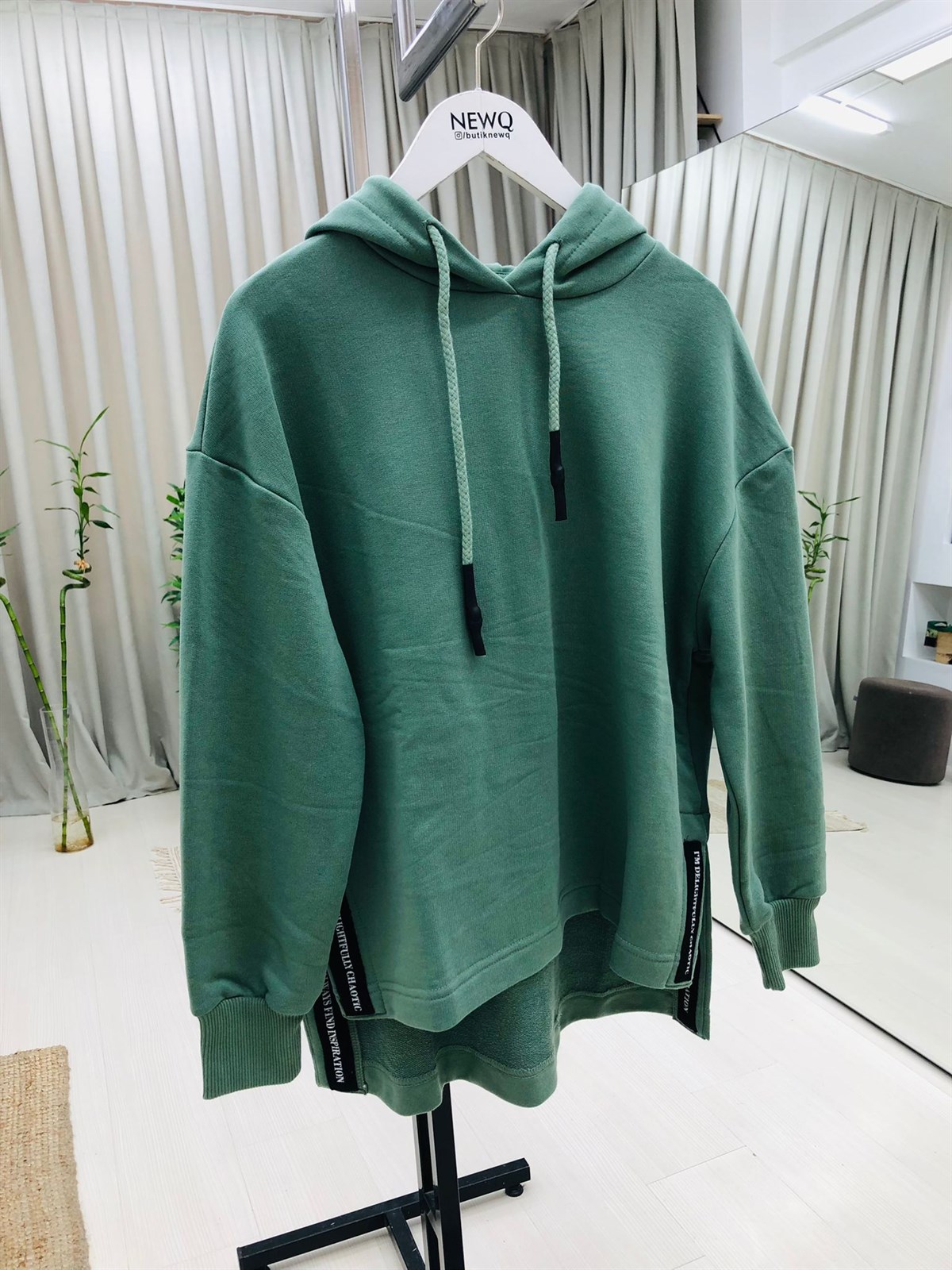 Kapüşonlu Önü Kısa Arkası Uzun Salaş Sweatshirt-Yeşil