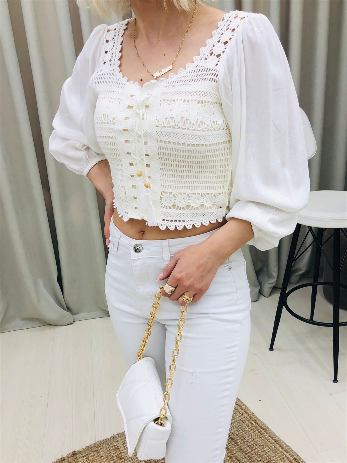 Kolları Şifon Dantel Detaylı Bluz-Ekru