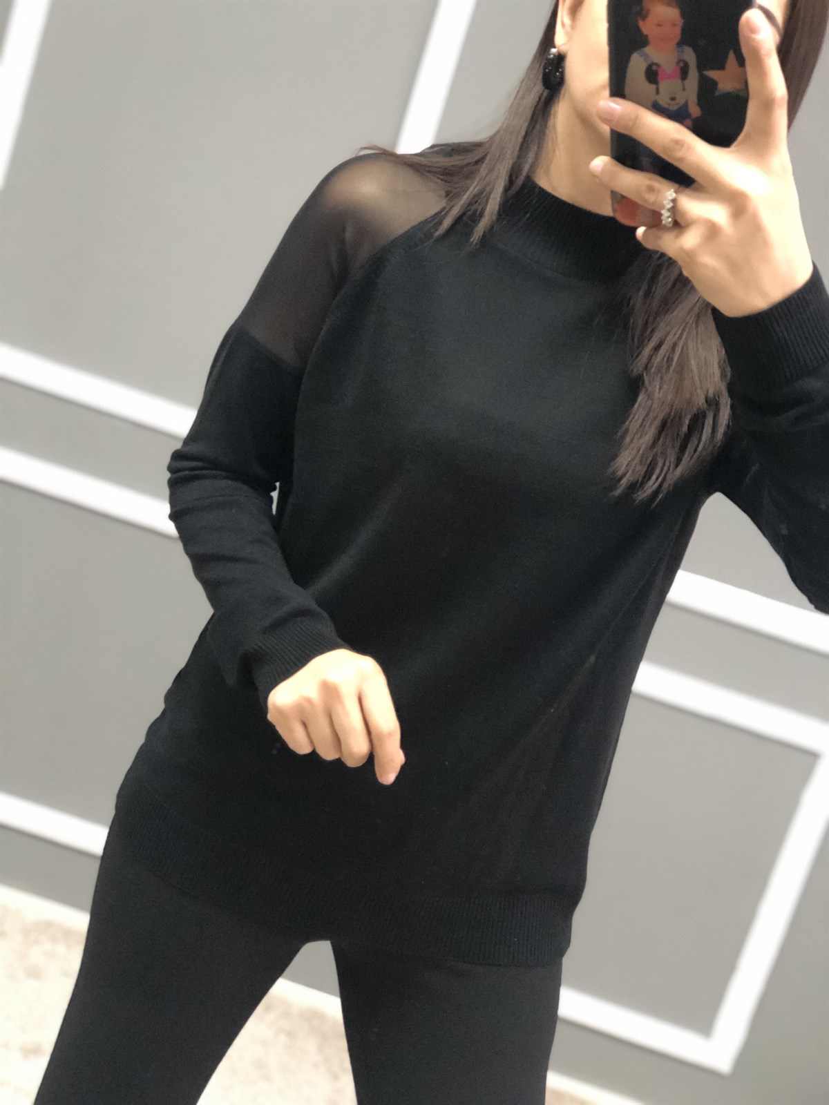 Omuz Kısımları Tül Siyah Kazak