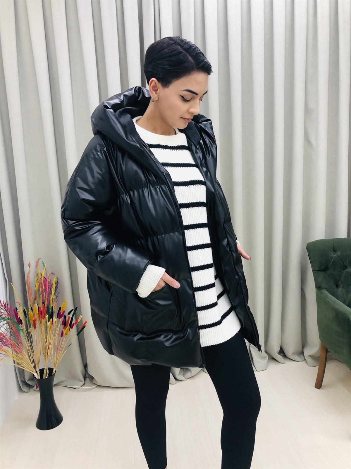 Yarasa Kol Salaş Deri Kapüşonlu Mont-Siyah