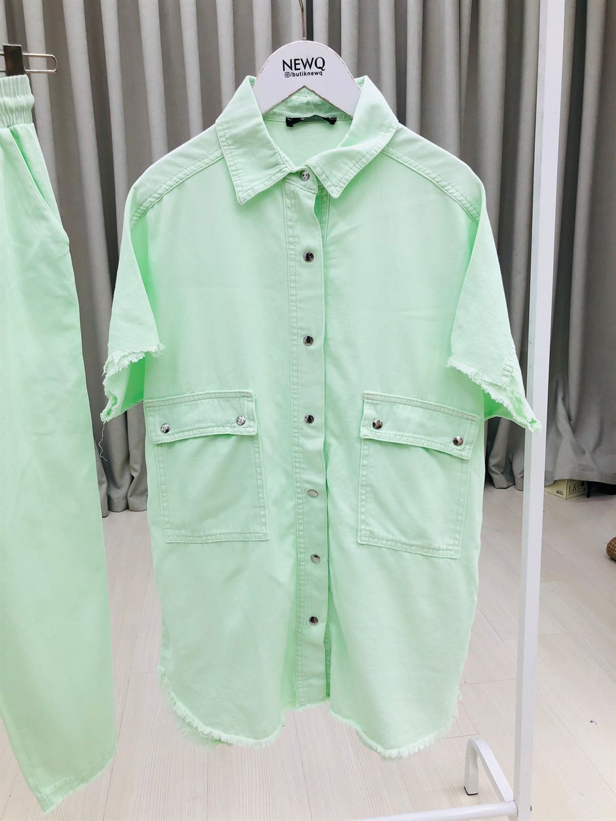 Gabardin Kumaş Altı Saçaklı Cepli Gömlek-Mint