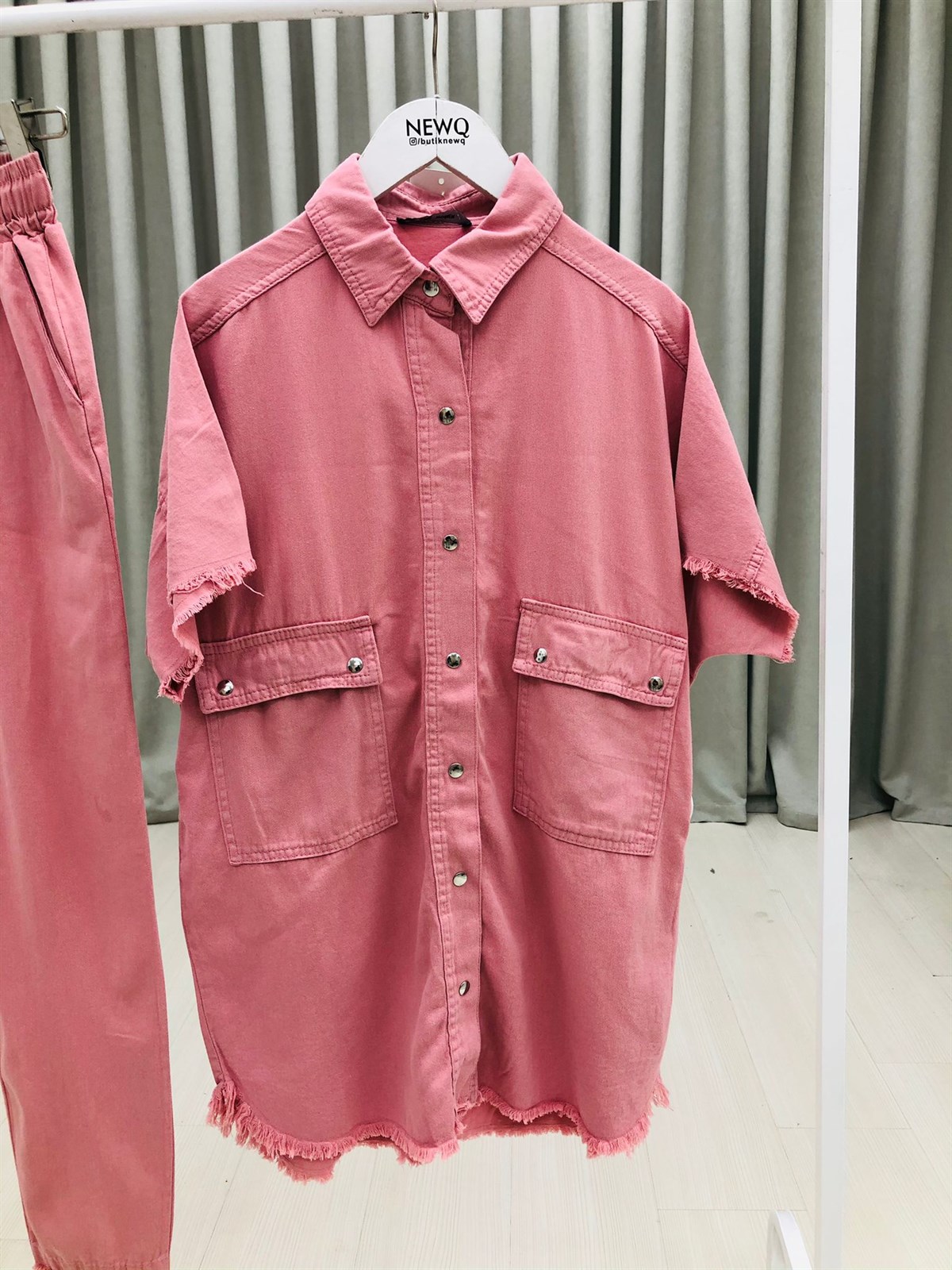 Gabardin Kumaş Altı Saçaklı Cepli Gömlek-Pembe