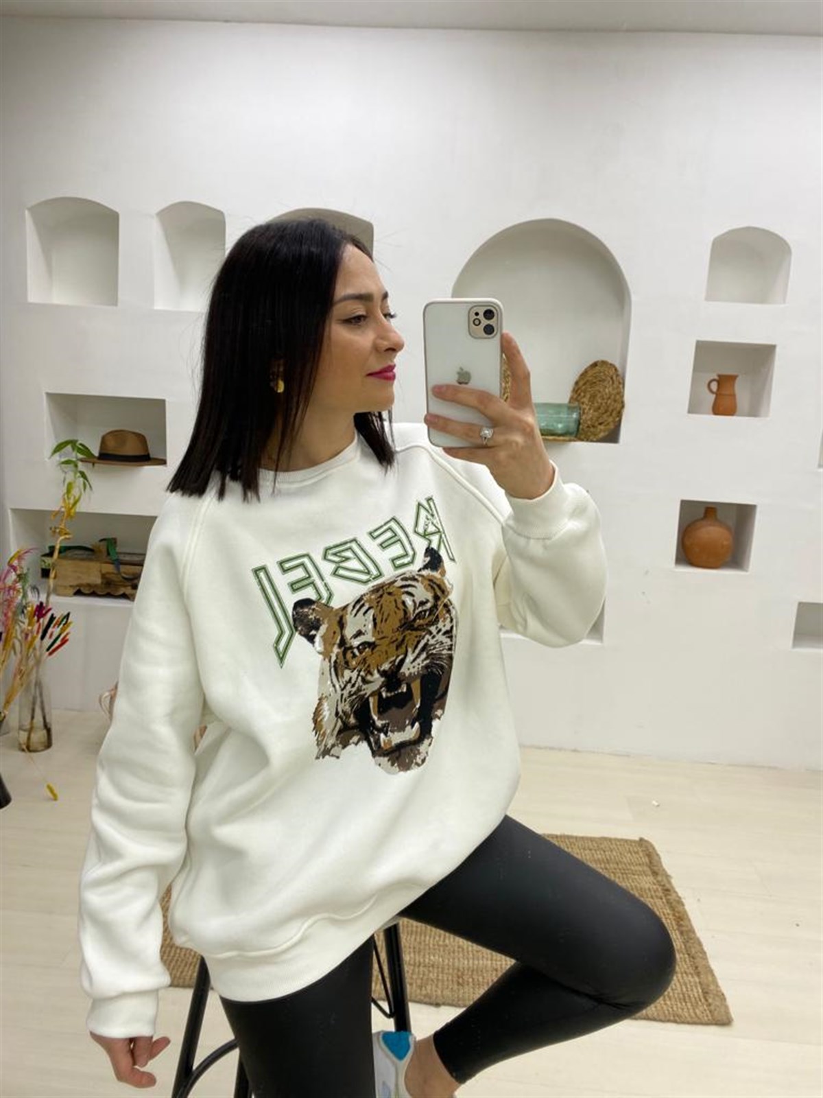 Kalın Kumaş İçi Şardonlu Kaplan Baskılı Sweatshirt-Ekru