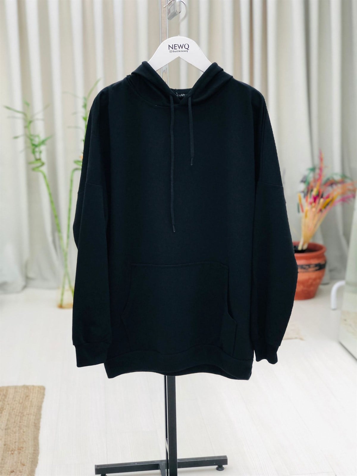 Kanguru Cepli Kapüşonlu Salaş Sweatshirt-Siyah