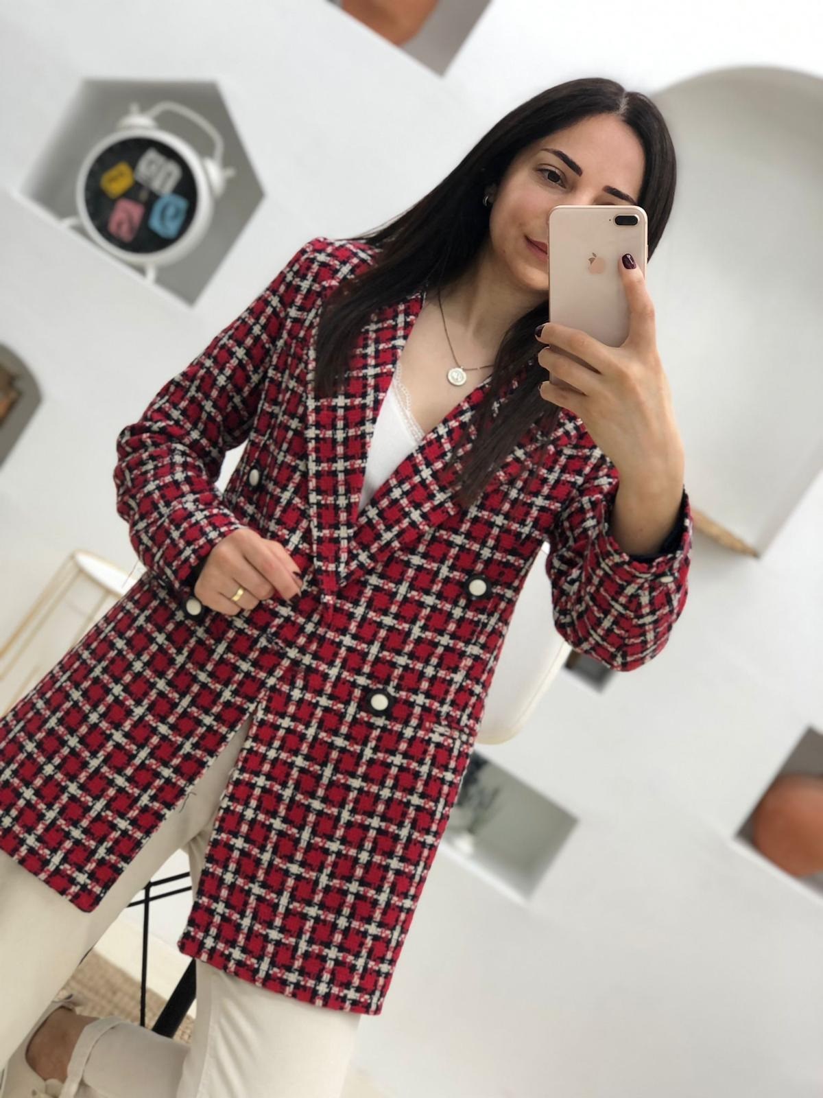 Kaşe Kumaş Omuzları Vatkalı Düğmeli Ceket-Kırmızı