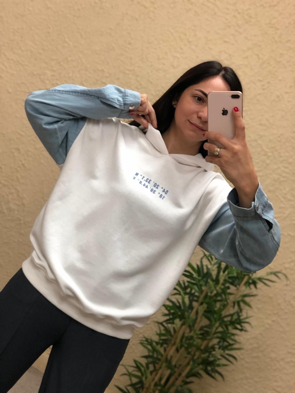 Sayılı Baskılı Kolları Kot Detaylı Kapişonlu Sweat-Ekru