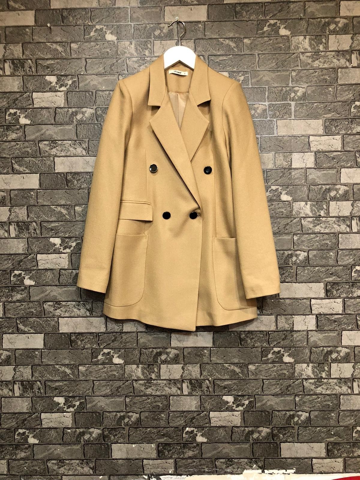 Üç Cepli Düğmeli Ceket-Bej