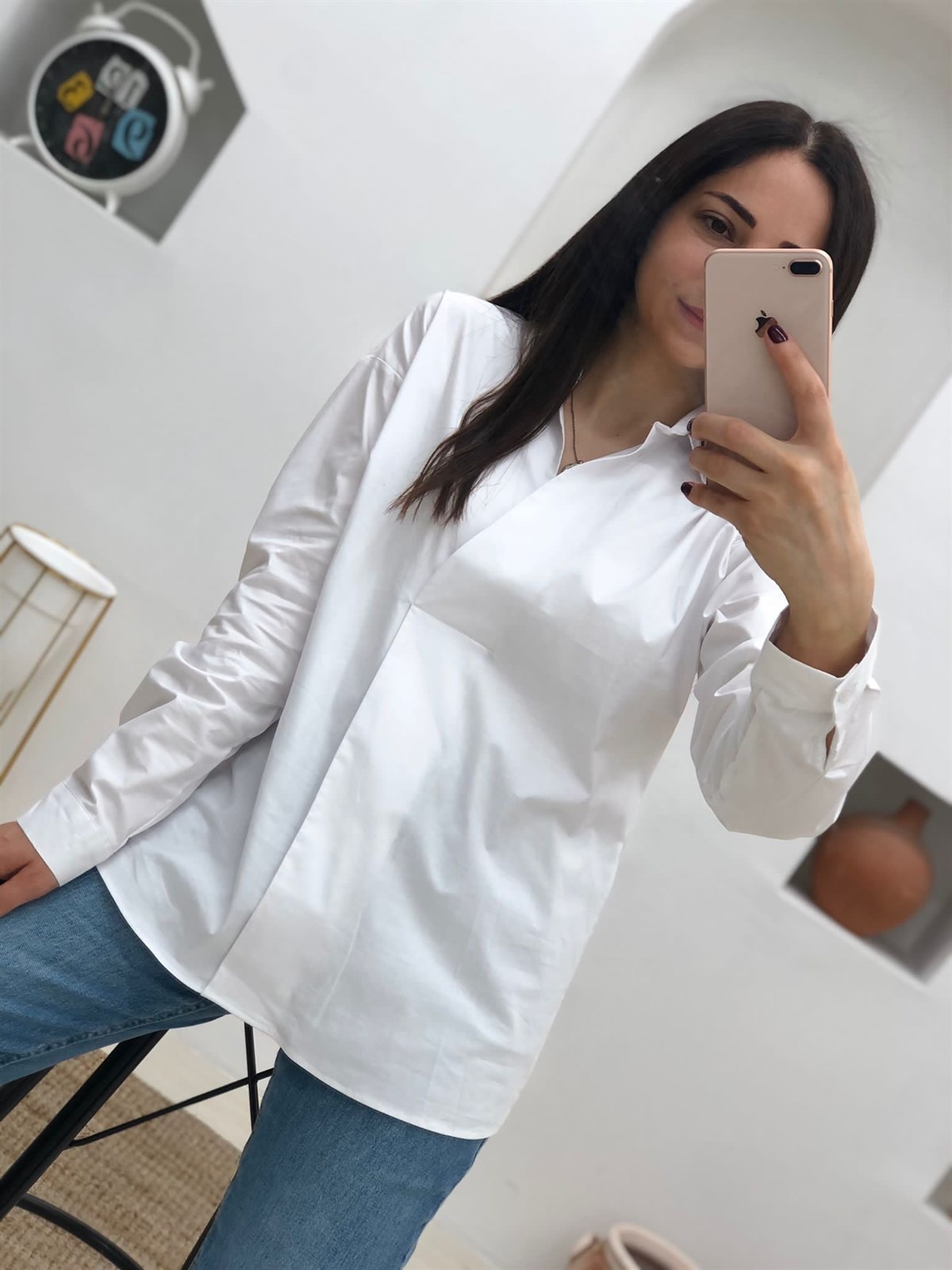 V Yaka Önü Kısa Arkası Uzun Oversize Gömlek-Beyaz