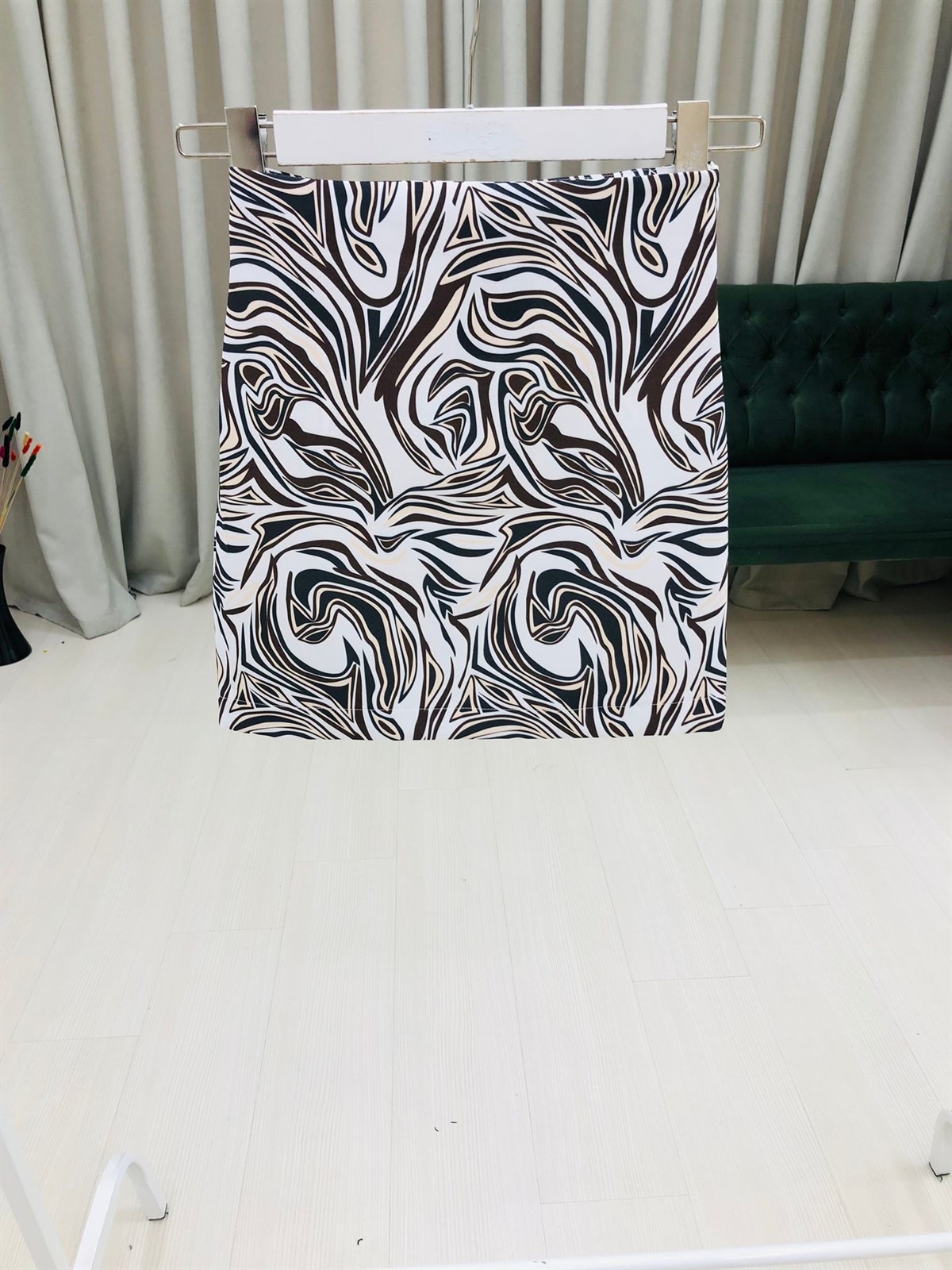 Yanı Fermuarlı Kısa Desenli Etek-Bej