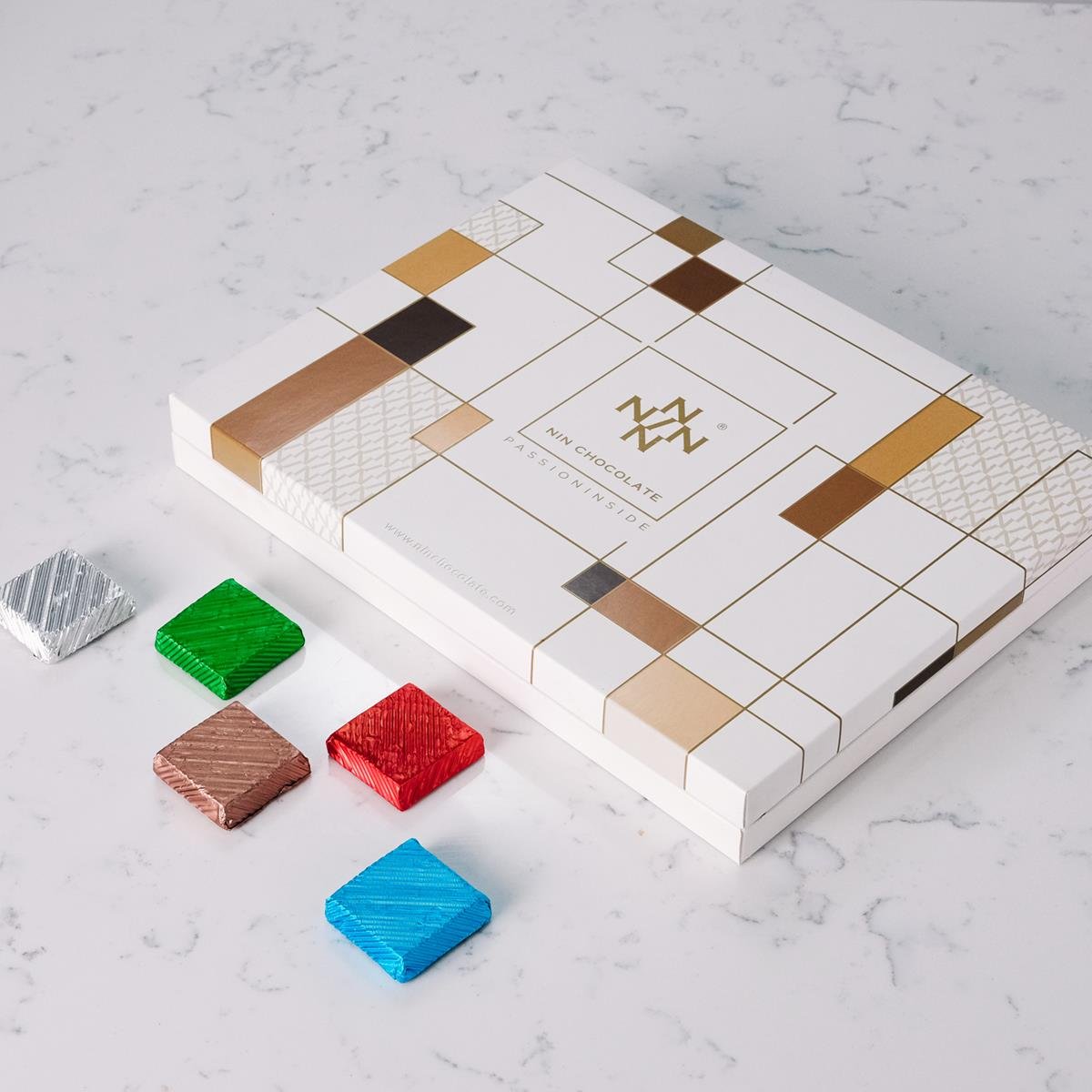 Nin Çikolata Fıstıklı Sütlü Kare Çikolata 24 Adet