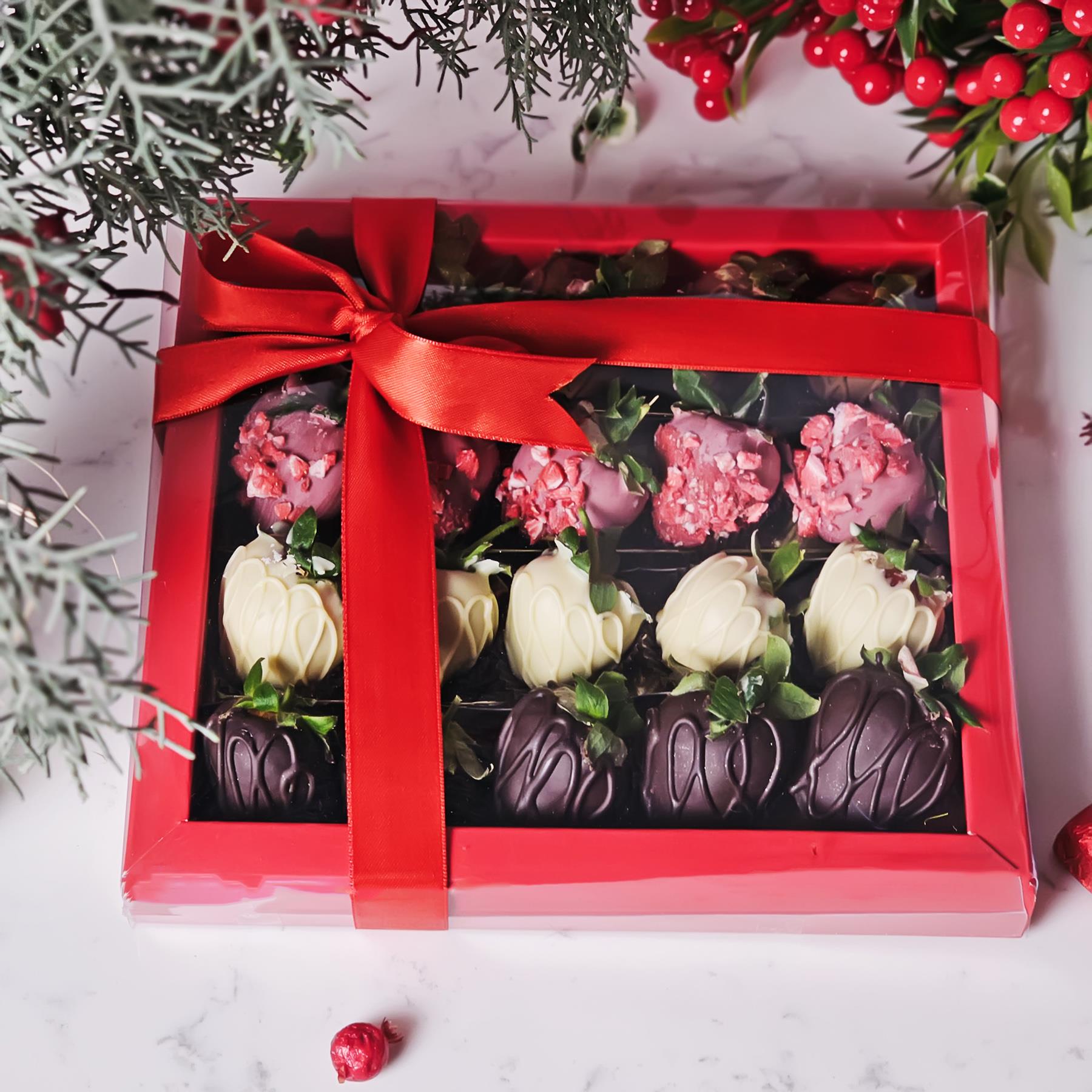 Nin Karışık Çikolata Kaplı Çilek Kutusu 20 Adet