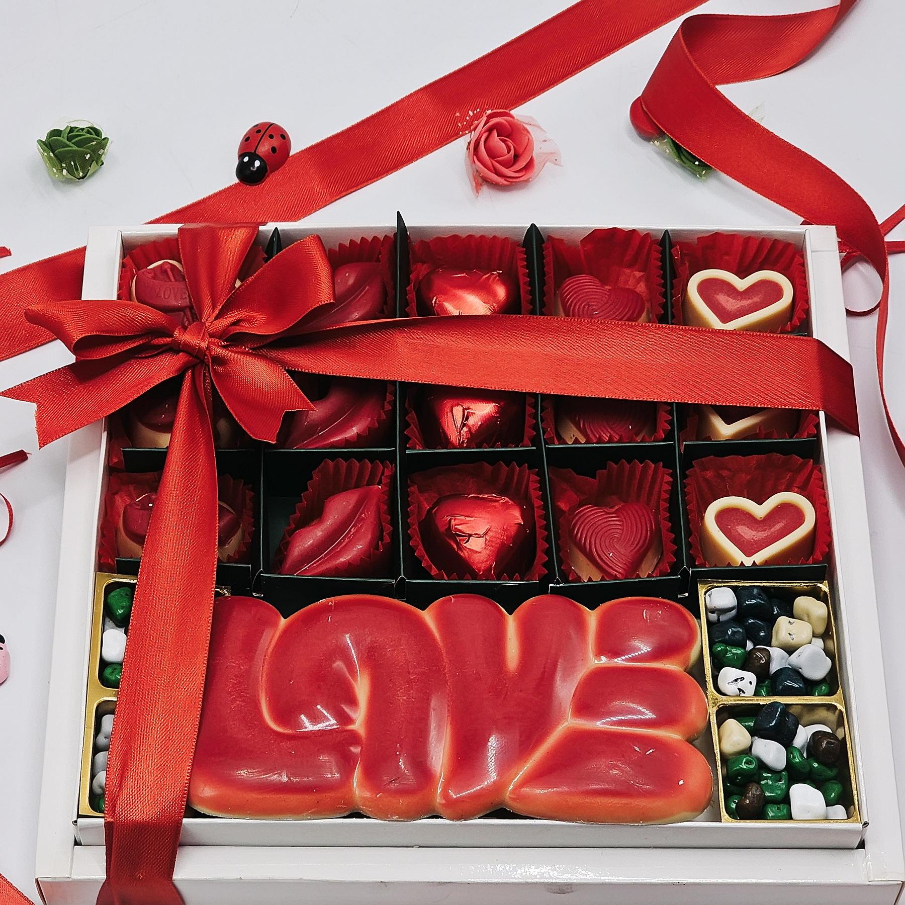 Sevgililer Günü Love Figür Çikolatalı Delux Spesiyal