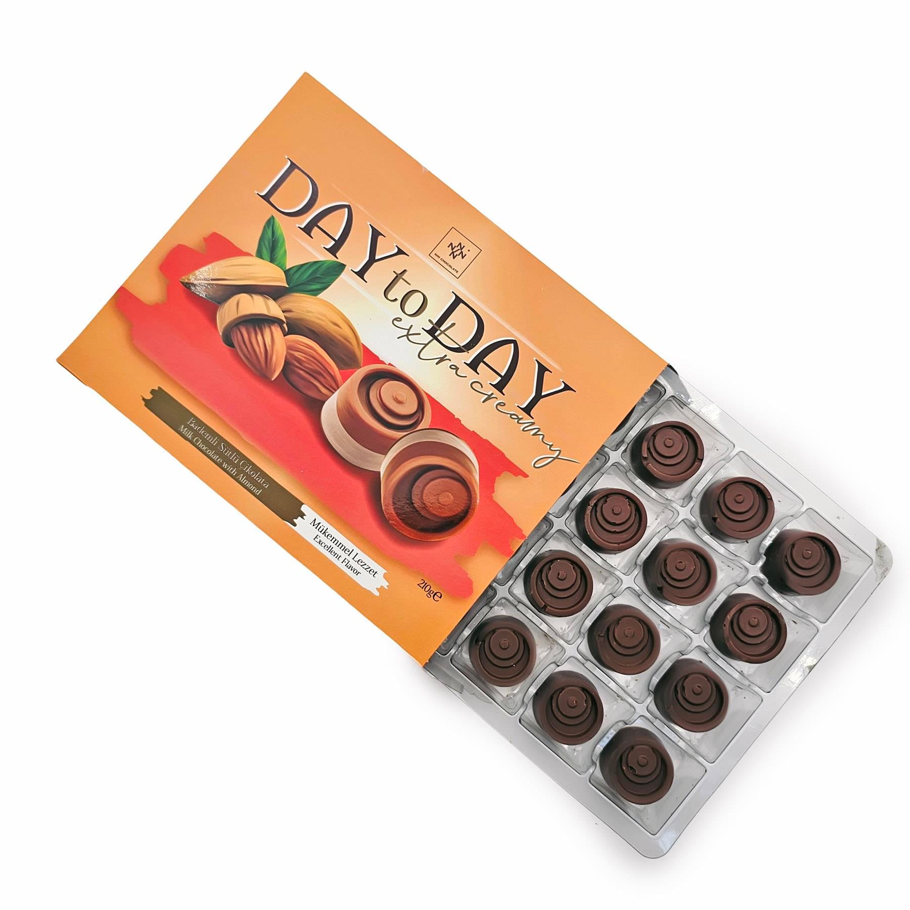 Day to Day Bademli Sütlü Çikolata 210 gr