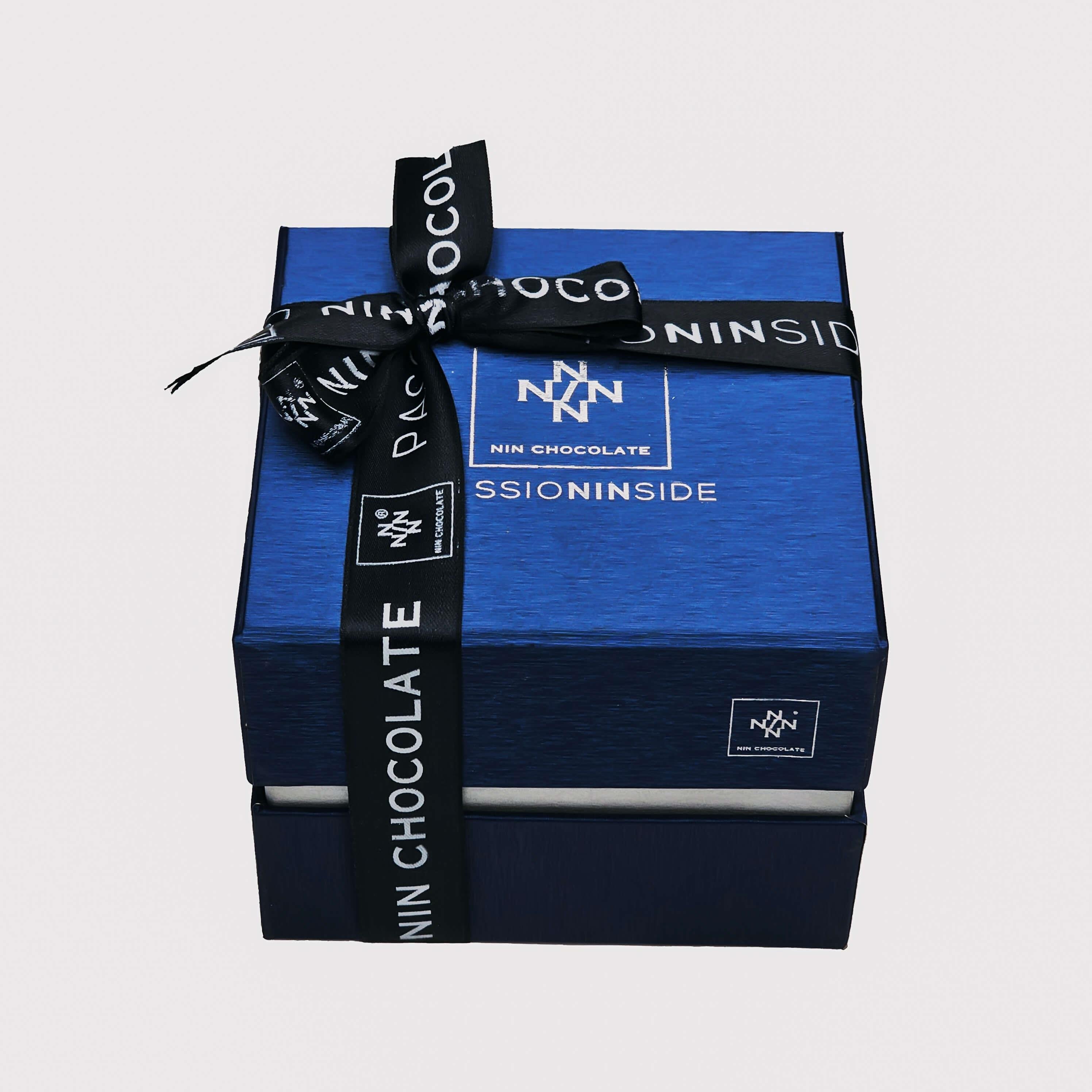 Nin Koyu Mavi Kutu Spesiyal Çikolata 27 Adet