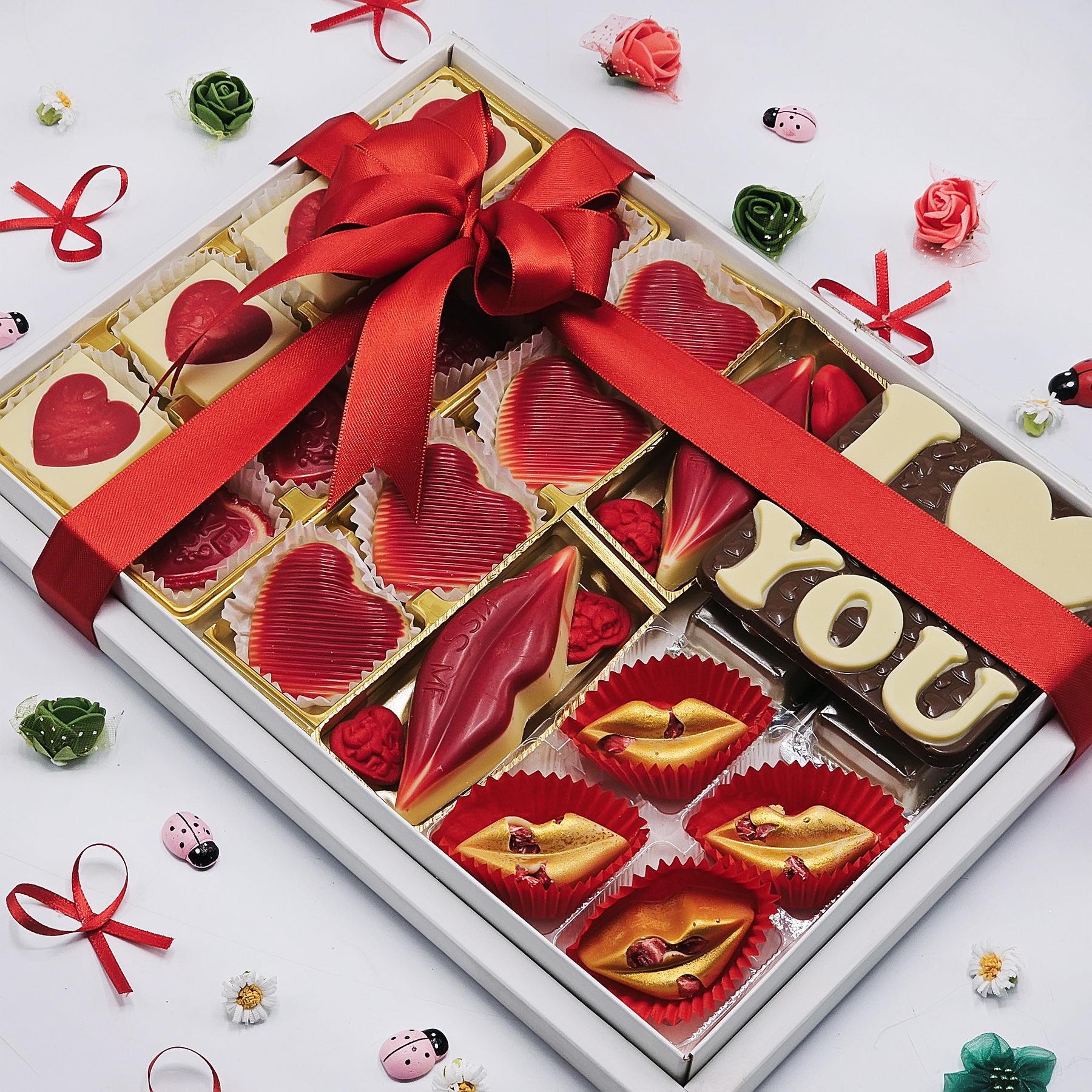Sevgililer Günü Temalı Dudak ve Figür Çikolata Kutusu